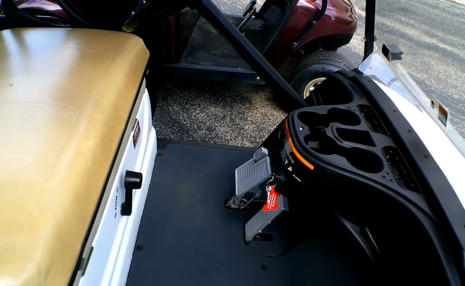 Yamaha vs. EZGO Which Golf Cart Brand is Better? GolfProfy