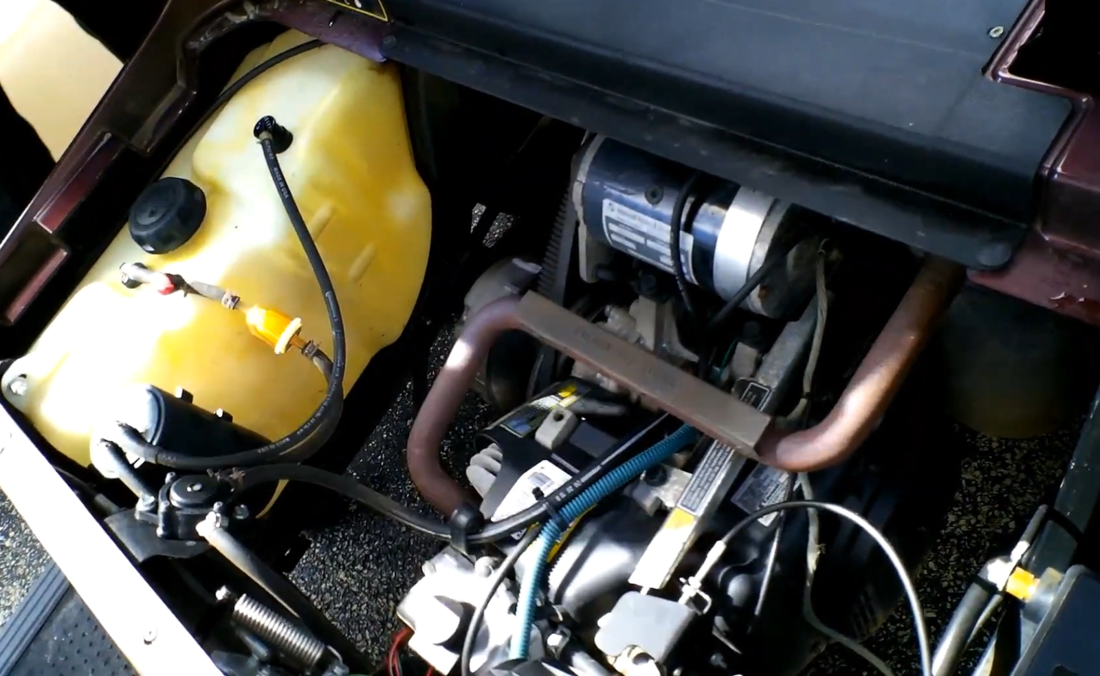 Yamaha vs. EZGO Which Golf Cart Brand is Better? GolfProfy